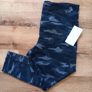 NEW Athleta Ultimate Camo 7/8 Tights